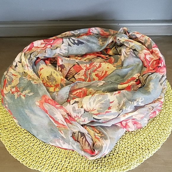 Accessories - Floral infinity scarf